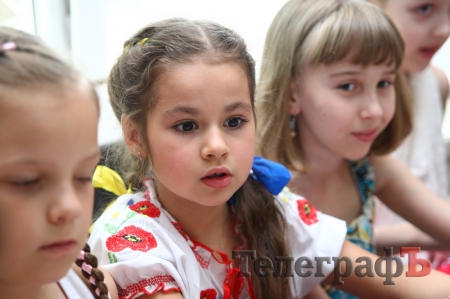 Дети в Кременчуге показали, как лепить кота