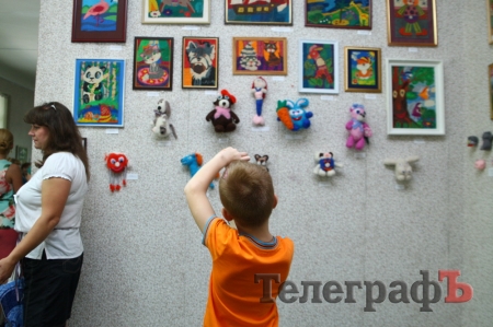 Дети в Кременчуге показали, как лепить кота