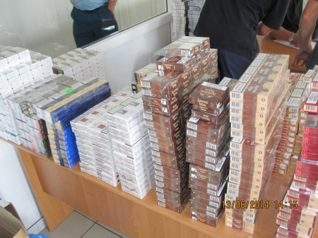 Таможня и СБУ ликвидировали контрабандный канал сбыта сигарет в Кременчуг
