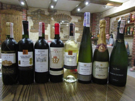 В магазине БОРДО прошла дегустация итальянских, французских и чилийских вин