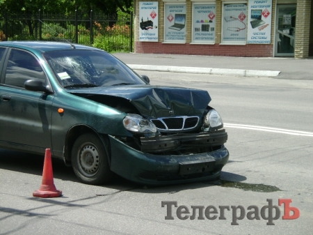 В районе электростанции «поцеловались» два «ланоса»