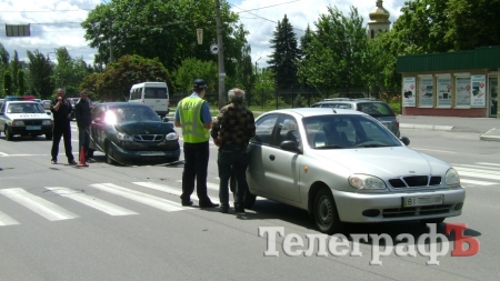 В районе электростанции «поцеловались» два «ланоса»