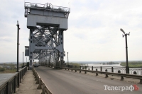 На три дня на Крюковском мосту перекроют одну полосу движения