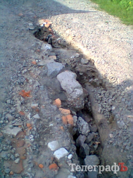 На окраине Кременчуга вчерашний ливень размыл дороги