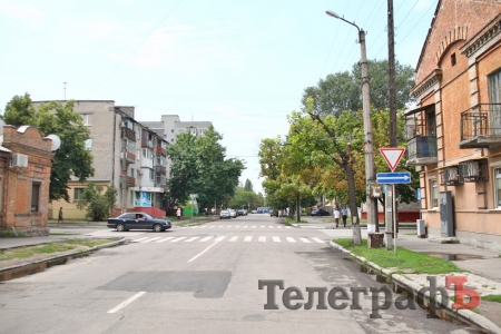 Дорожные знаки на пересечении Бутырина-Шевченко прекрасно видны