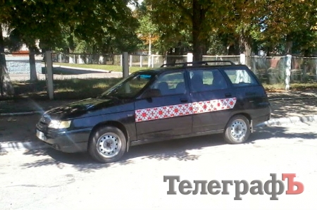 По Кременчугу ездит машина-вышиванка