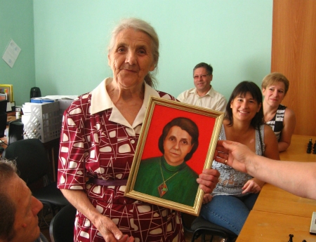 В Кременчуге 80-летняя шахматистка сыграла на посвящённом ей турнире