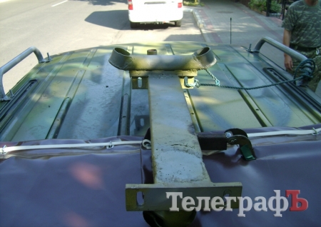 Кременчугские умельцы отправили в зону АТО автомобиль с усовершенствованной станиной для пулемёта