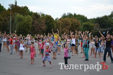 Первая репетиция флеш-моба «С Днем Рождения, Украина» Первая репетиция флеш-моба «С Днем Рождения, Украина»