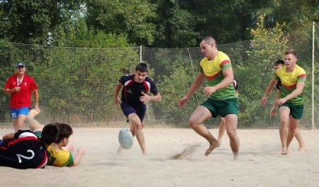 Кременчужане выступили на турнире по пляжному регби в Киеве