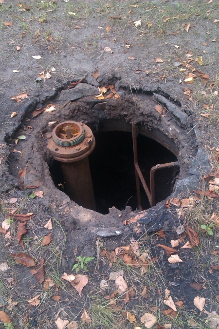 Люки-призраки в Кременчуге: они прячутся, когда проходит проверка