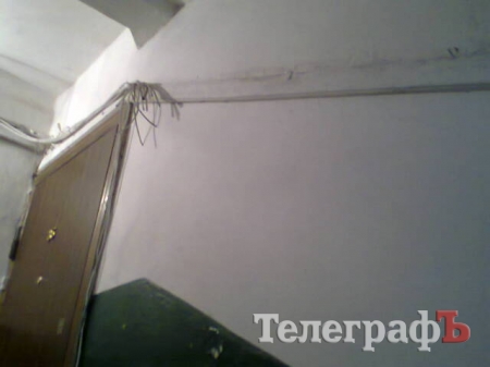 На Раковке неизвестные порезали кабели связи в четырёх многоэтажках