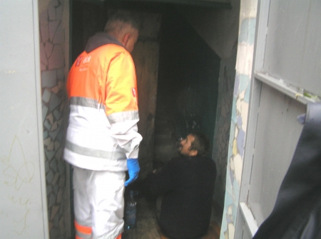 Кременчужанина из ямы доставали шесть спасателей