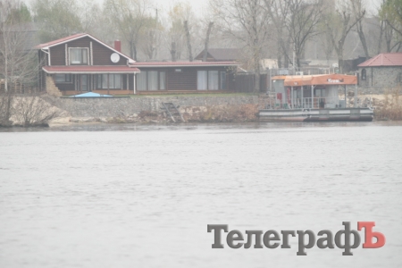 "Ну, ви ж розумієте, чиї ці будинки..."