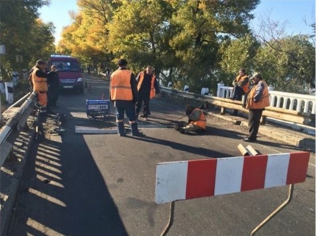 Кременчужане попали в пробку в Липовом на мосту через Сулу