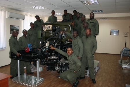 В Кременчуге нигерийских военных научили ездить на «КрАЗе»
