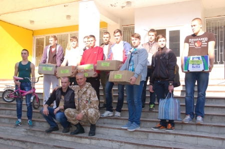 Кременчугский педколледж активно помогает бойцам и переселенцам