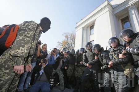 Марш славы героев в Киеве закончился арестами