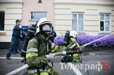 В Кременчуге пожарные Полтавщины соревнуются за звание лучших