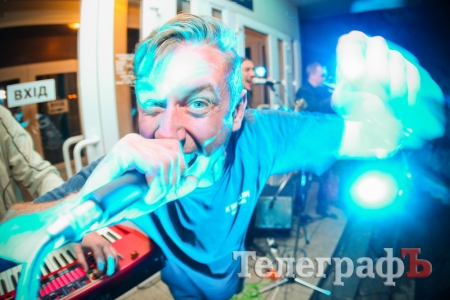 Сергій Жадан та «Собаки в космосі» зіграли у Кременчуці «найбільш дивний концерт у своєму житті» Сергій Жадан та «Собаки в космосі» зіграли у Кременчуці «найбільш дивний концерт у своєму житті»