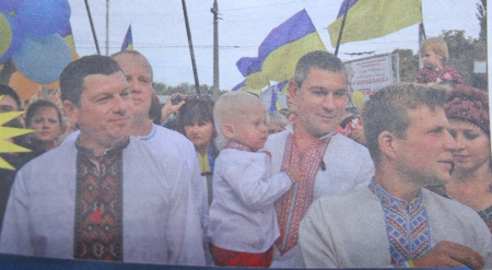 Финал выборов: газетные войны, синдром «папочки» Порошенко и парад двойников