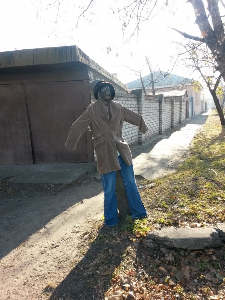 Приколы нашего городка: в Кременчуге гаражи под охраной фантома