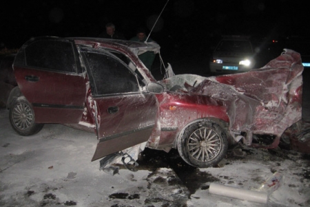 На Полтавщине военный тягач смял «Ланос»: погибли двое, а солдат – застрелился