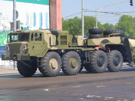 На Полтавщине военный тягач смял «Ланос»: погибли двое, а солдат – застрелился