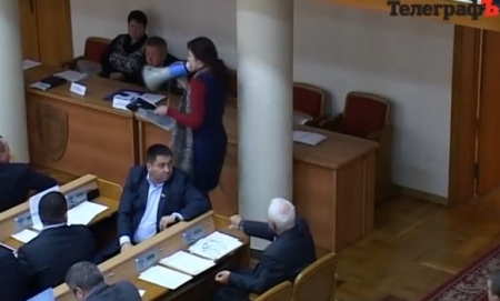 Земля и люди. На сессию в Кременчуге уже ходят с мегафоном