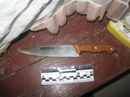 В Полтаве мужчина хотел зарезать спящего товарища из-за долга в 10 тысяч гривен