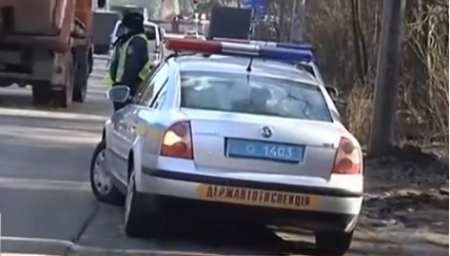 Наряды ГАИ в Кременчуге теперь ездят с автоматчиками