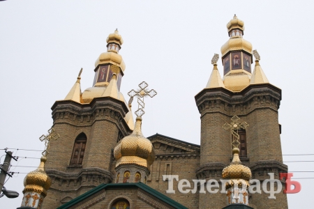 "Золотые купола" полностью увенчали кременчугский собор