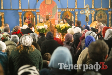 Cвященный ковчег с мощами привезли в Кременчуг