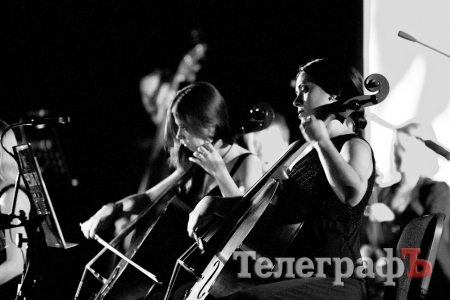 В кременчугском ГДК играли рок на скрипках В кременчугском ГДК играли рок на скрипках