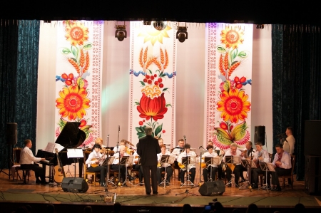 В Кременчуге учителя музыкальной школы собрали для военных 4,5 тыс грн