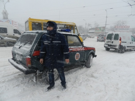 Из-за непогоды перекрыты трассы в четырех областях Украины
