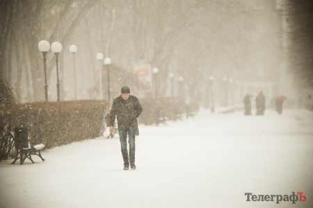 Метель в Кременчуге: до завтрашнего утра снег в городе обещают убрать