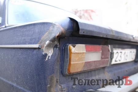 Пока кременчужанка ходила в магазин, кто-то разбил ее ВАЗ
