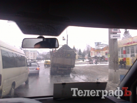 В Кременчуге в районе ж/д вокзала - пробка