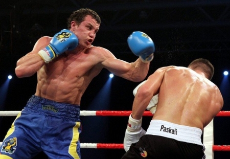 Бокс: Денис Пояцыка принес победу «Украинским атаманам»