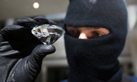 В центре Кременчуга ограбили ювелирный магазин