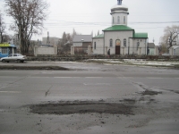 После ремонта дороги "ямки снова стали ямками"