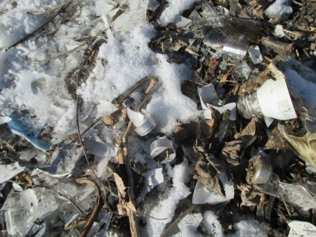 Кучу люминесцентных ламп из-под Кременчуга вывезли по-тихому