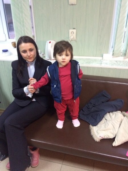 Помогите найти родителей потерявшейся девочки!