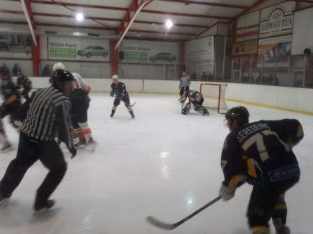 Хокей. «Кременчук» розгромив «Витязь» у першому матчі чемпіонату України