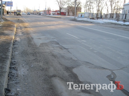 На проспекте Полтавском ямки, ставшие снова ямками, засыпали