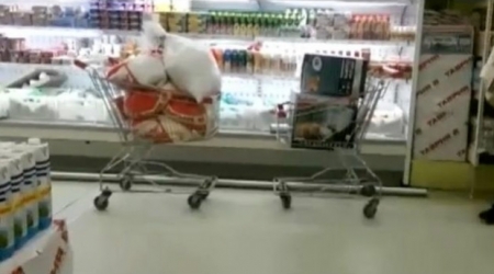 Из-за обвала гривни украинцы скупают продукты: эксперты говорят о спекуляциях торговых сетей Из-за обвала гривни украинцы скупают продукты: эксперты говорят о спекуляциях торговых сетей