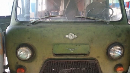 На отреставрированном спецавтомобиле раненым повезли кровь из Кременчуга На отреставрированном спецавтомобиле раненым повезли кровь из Кременчуга