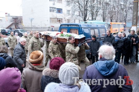 С погибшим в АТО Андреем Покладовым пришли проститься более тысячи человек