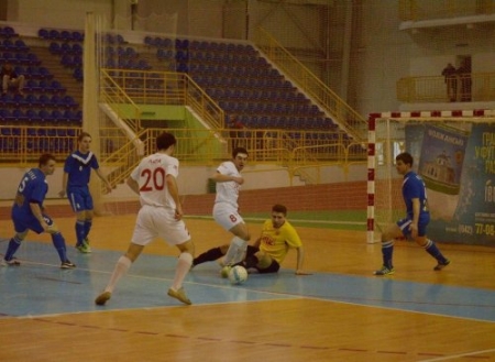 Футзал. «Лукас» обыгрывает «СумДУ»